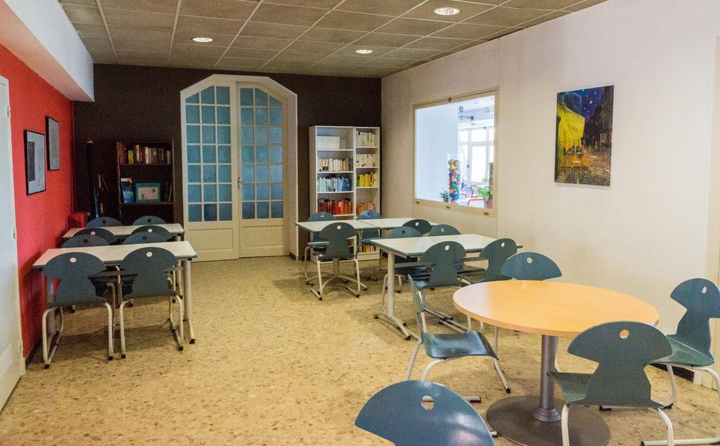Ymca Villeneuve Les Avignon酒店 外观 照片